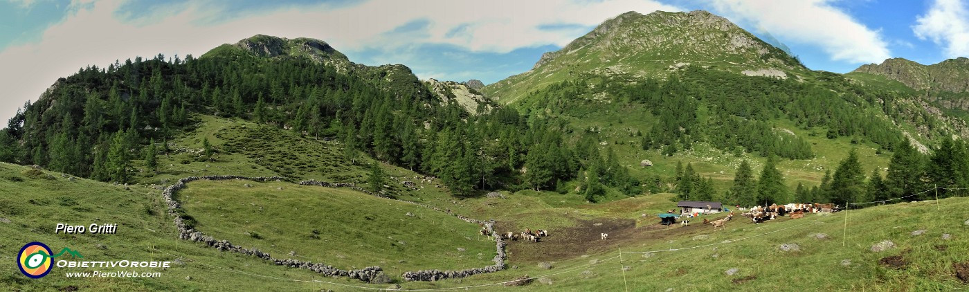 24 Alla Baita 'I Palta' con barek e vista in Colombarolo son salite le mandrie in alpeggio.jpg